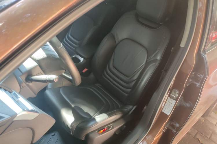 Used DS 6 2014 1.6T Luxury Edition THP200 Left Front Seat