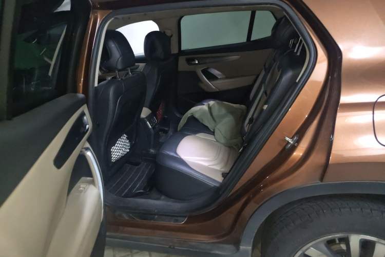 Used DS 6 2014 1.6T Luxury Edition THP200 Left Rear Seat