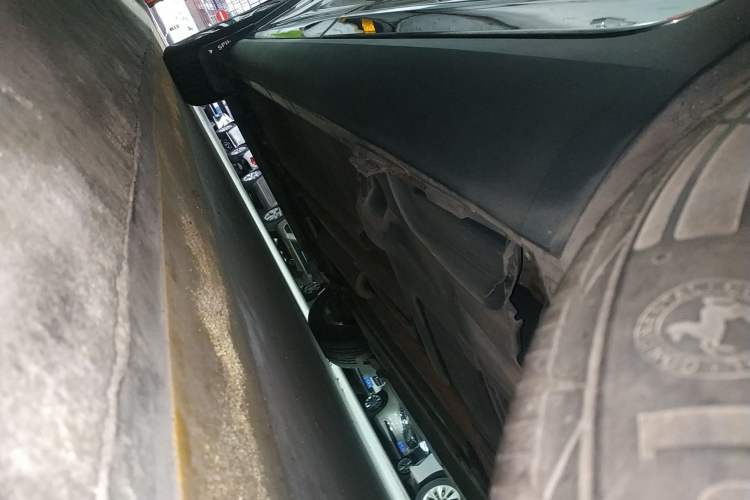 Used DS 6 2014 1.6T Luxury Edition THP160 Left Side Sill