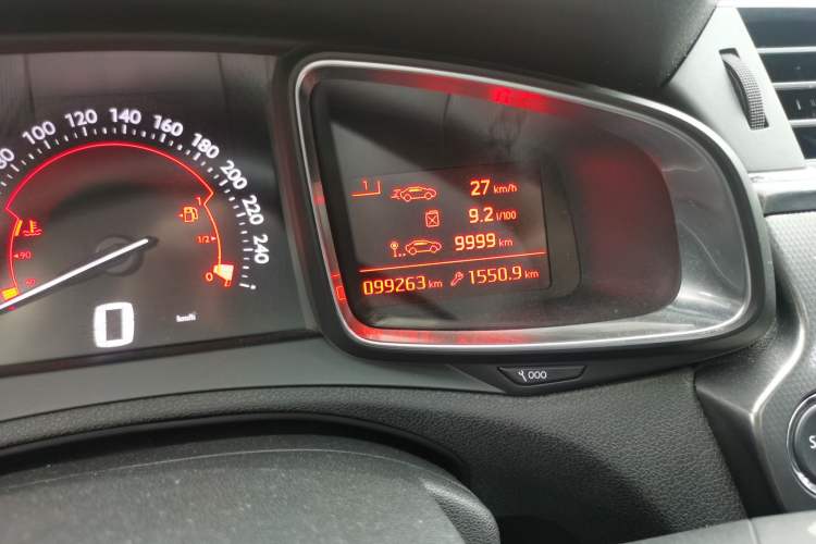 Used DS 6 2014 1.6T Luxury Edition THP160 Odometer Close Up