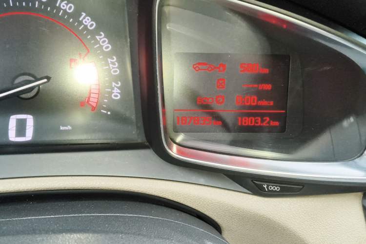 Used DS 6 2014 1.6T Luxury Edition THP160 Odometer Close Up