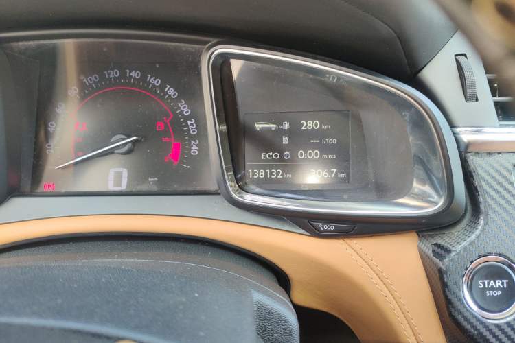 Used DS 6 2014 1.6T Prestige Edition THP160 Odometer Close Up