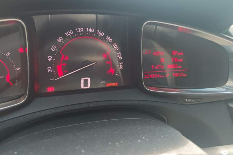 Used DS 6 2014 1.6T Luxury Edition THP160 Odometer Close Up