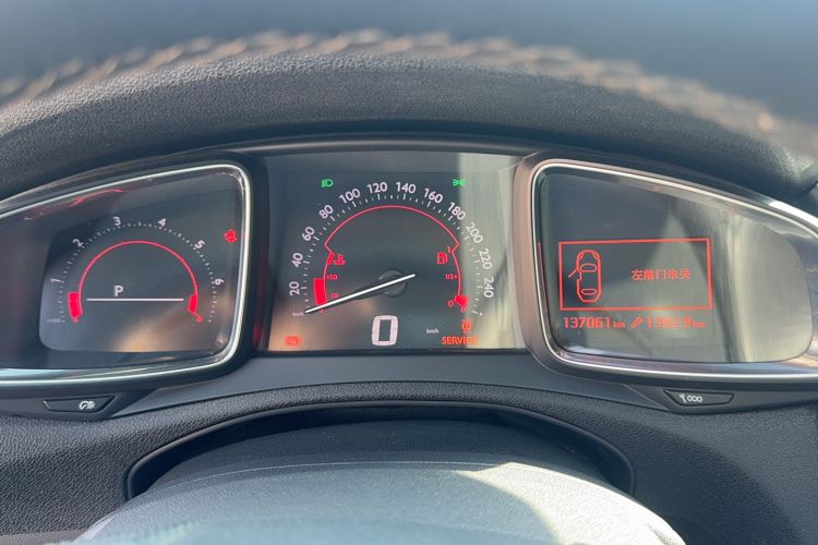 Used DS 6 2014 1.6T Luxury Edition THP160 Odometer Close Up