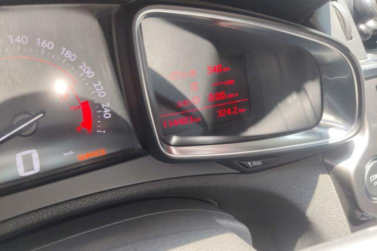 Used DS 6 2014 1.6T Luxury Edition THP160 Odometer Close Up