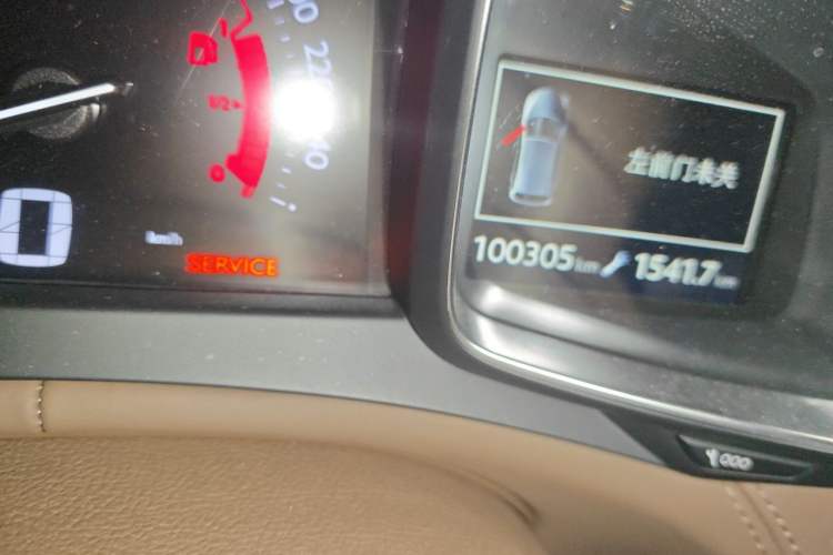 Used DS 6 2014 1.6T Prestige Edition THP200 Odometer Close Up