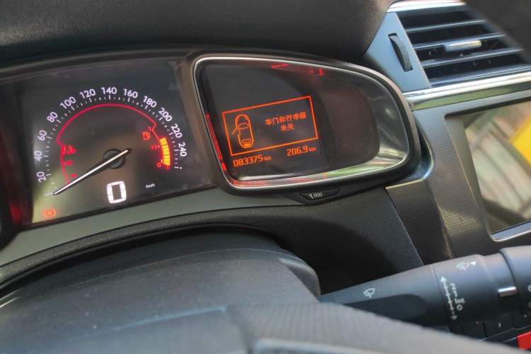 Used DS 6 2014 1.6T Elegant Version THP160 Odometer Close Up