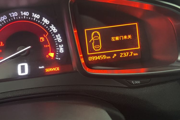 Used DS 6 2014 1.6T Luxury Edition THP200 Odometer Close Up
