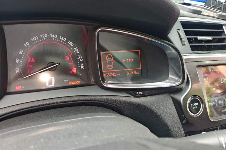 Used DS 6 2014 1.6T Luxury Edition THP160 Odometer Close Up