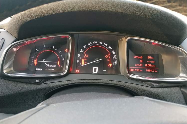 Used DS 6 2014 1.6T Luxury Edition THP160 Odometer Close Up