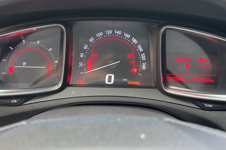 Used DS 6 2014 1.6T Luxury Edition THP200 Odometer Close Up