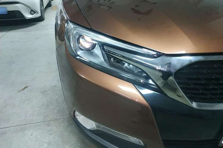 Used DS 6 2014 1.6T Luxury Edition THP160 Right Front Headlight