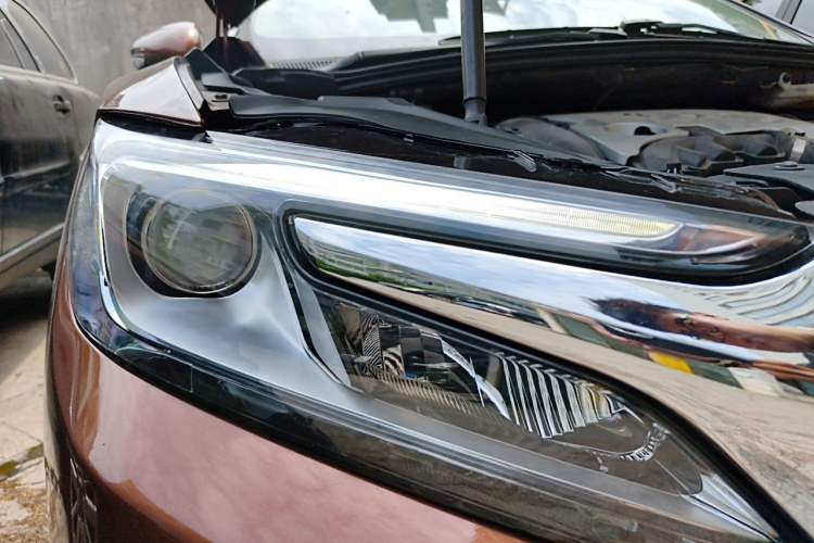 Used DS 6 2014 1.6T Luxury Edition THP160 Right Front Headlight
