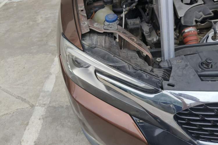 Used DS 6 2014 1.6T Luxury Edition THP160 Right Front Headlight