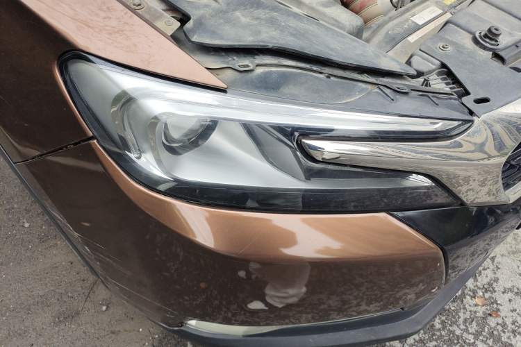 Used DS 6 2014 1.6T Luxury Edition THP160 Right Front Headlight