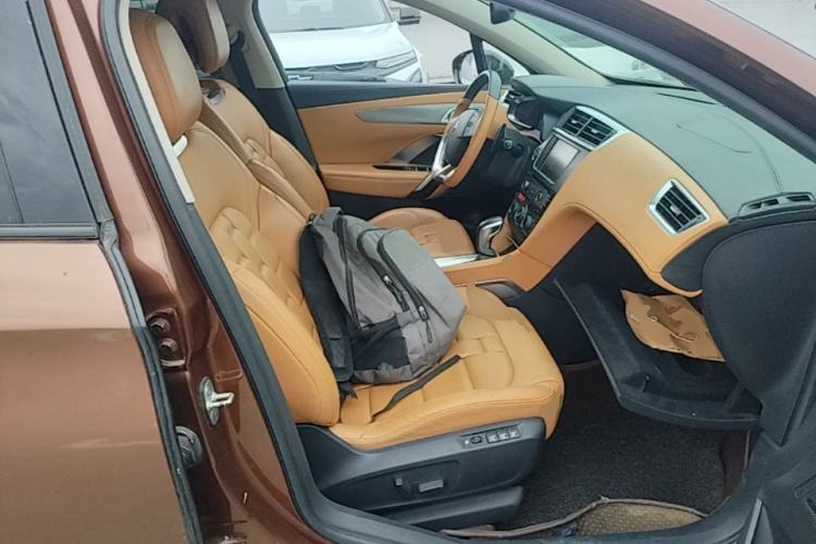 Used DS 6 2014 1.6T Prestige Edition THP200 Right Front Seat