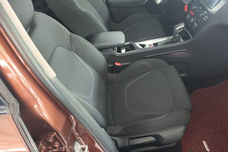 Used DS 6 2014 1.6T Comfort Edition THP160 Right Front Seat