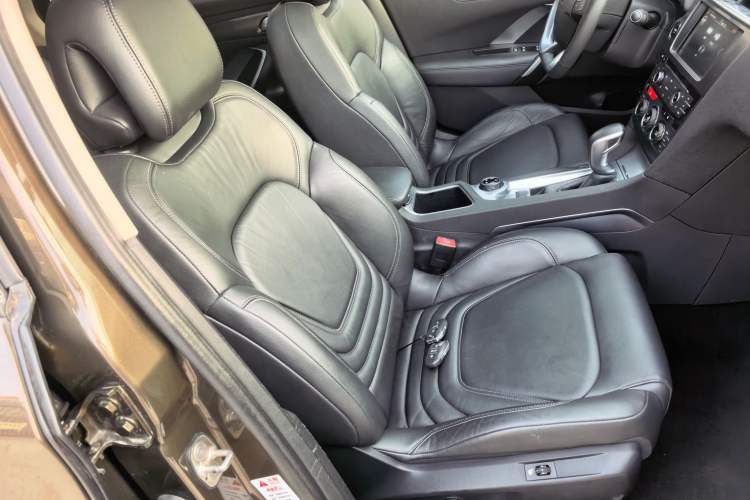 Used DS 6 2014 1.6T Luxury Edition THP160 Right Front Seat