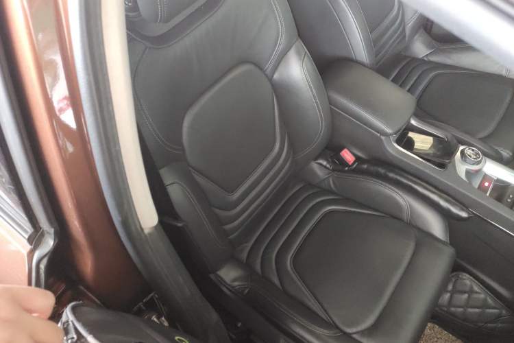 Used DS 6 2014 1.6T Luxury Edition THP160 Right Front Seat