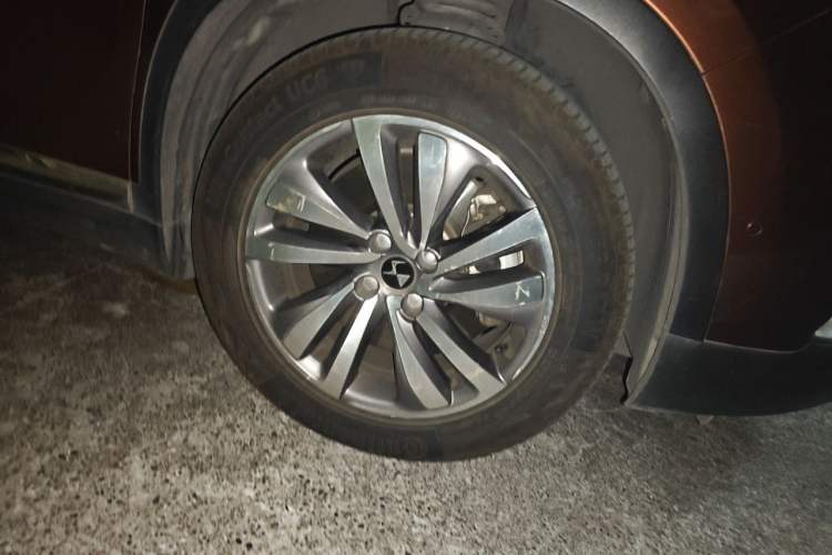 Used DS 6 2014 1.6T Luxury Edition THP200 Right Front Wheel Hub
