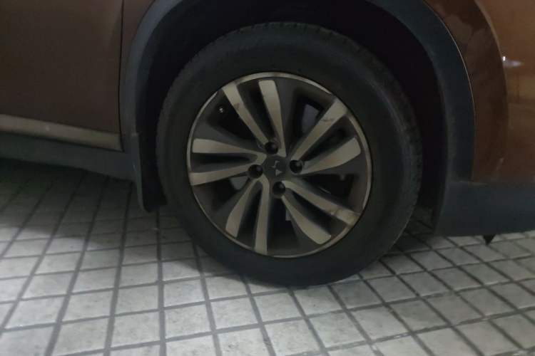 Used DS 6 2014 1.6T Luxury Edition THP200 Right Front Wheel Hub