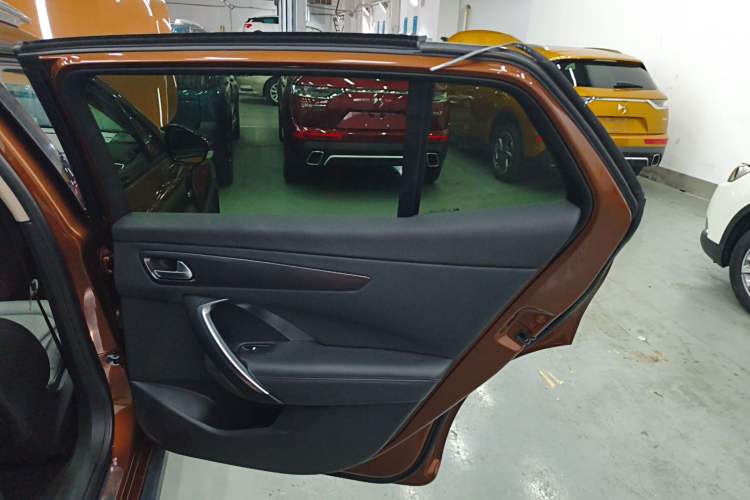 Used DS 6 2014 1.6T Luxury Edition THP160 Right Rear Door Interior