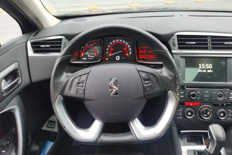 Used DS 6 2014 1.6T Luxury Edition THP160 Steering Wheel