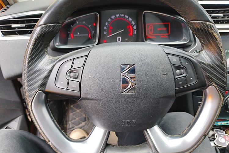 Used DS 6 2014 1.6T Luxury Edition THP160 Steering Wheel