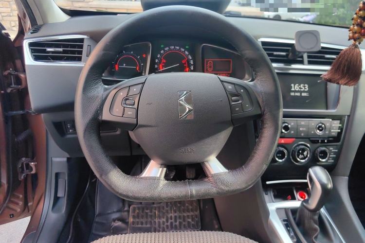 Used DS 6 2014 1.6T Luxury Edition THP160 Steering Wheel