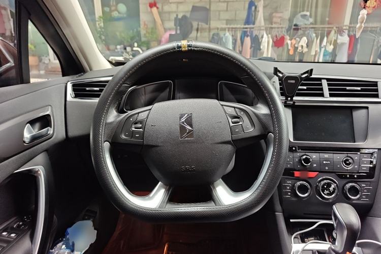 Used DS 6 2014 1.6T Luxury Edition THP160 Steering Wheel