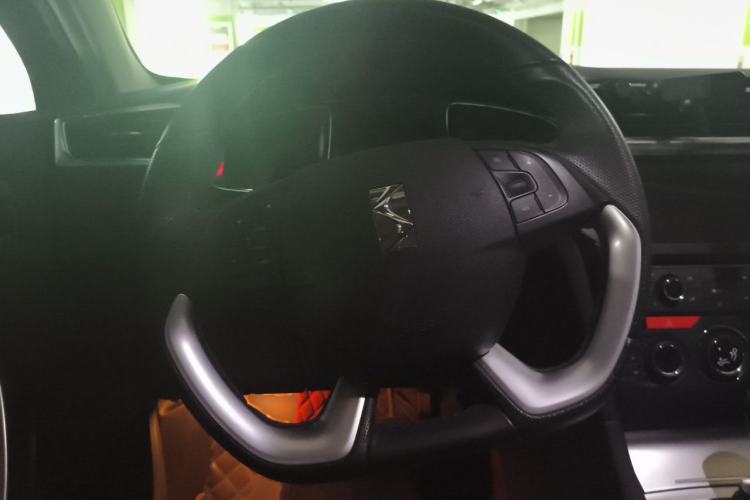 Used DS 6 2014 1.6T Luxury Edition THP160 Steering Wheel