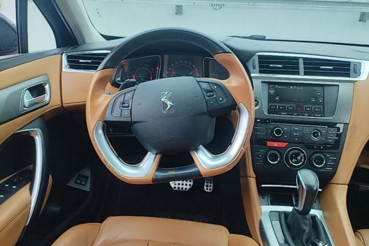 Used DS 6 2014 1.6T Prestige Edition THP200 Steering Wheel