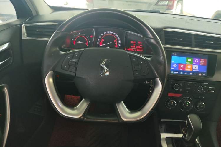 Used DS 6 2014 1.6T Comfort Edition THP160 Steering Wheel