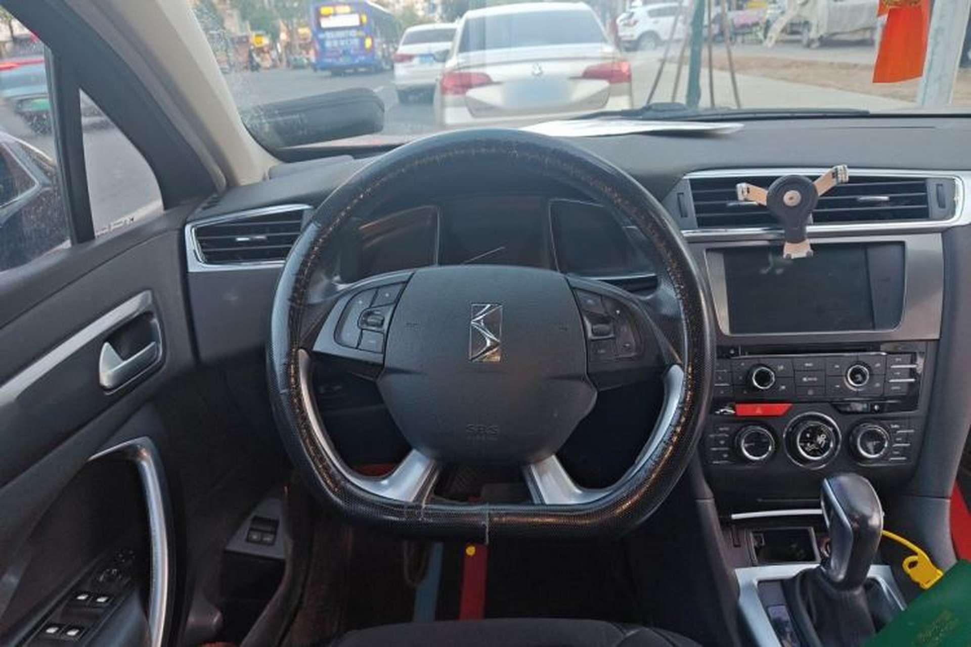 Used DS 6 2014 1.6T Luxury Edition THP160 Steering Wheel
