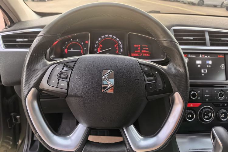 Used DS 6 2014 1.6T Luxury Edition THP160 Steering Wheel