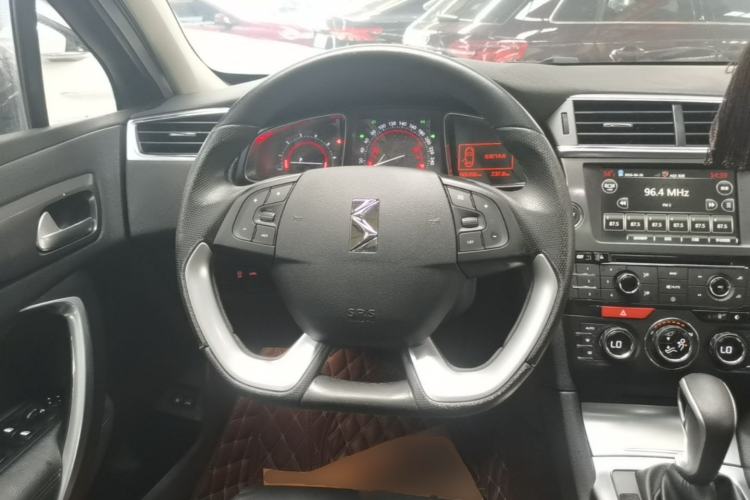 Used DS 6 2014 1.6T Luxury Edition THP160 Steering Wheel