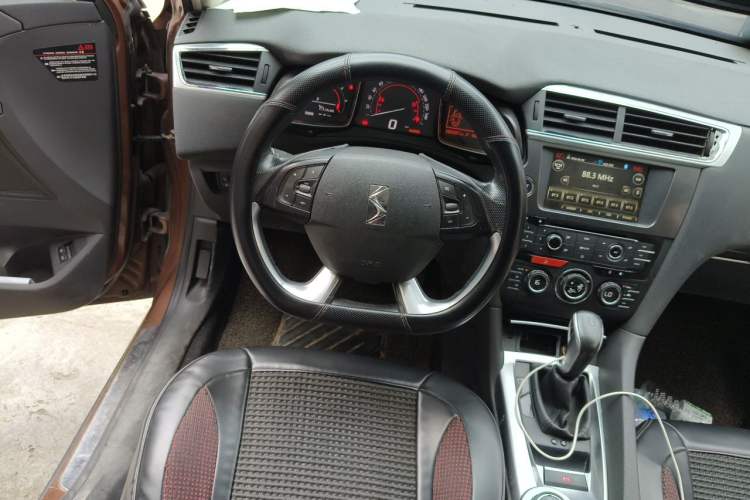 Used DS 6 2014 1.6T Luxury Edition THP160 Steering Wheel