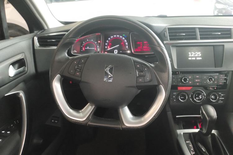 Used DS 6 2014 1.6T Luxury Edition THP160 Steering Wheel