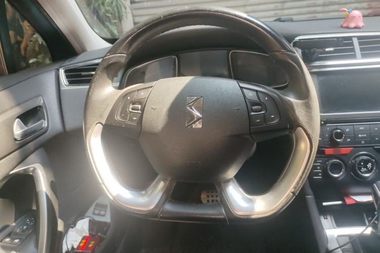 Used DS 6 2014 1.6T Luxury Edition THP200 Steering Wheel