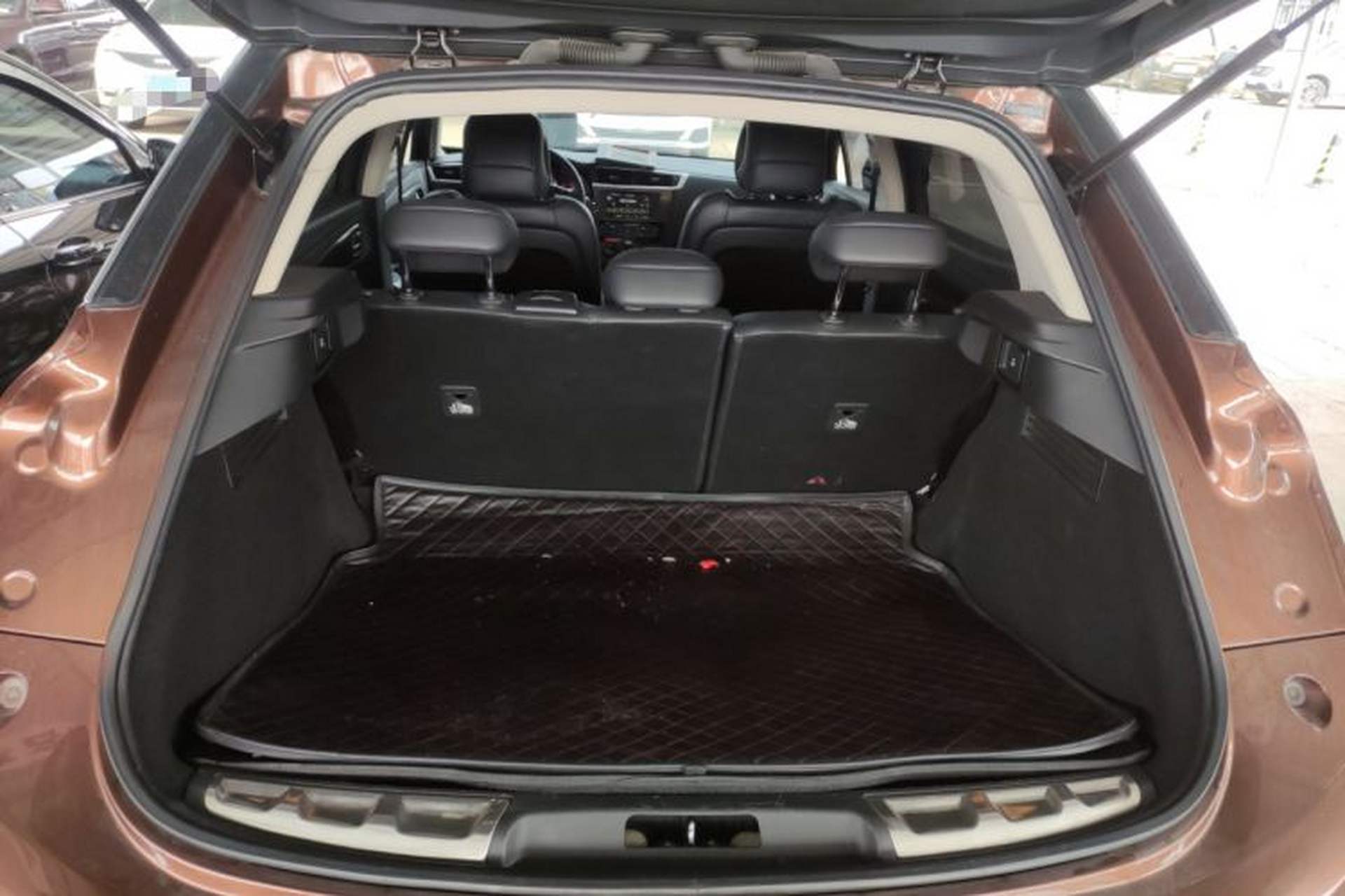Used DS 6 2014 1.6T Luxury Edition THP160 Trunk