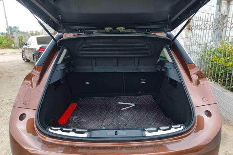 Used DS 6 2014 1.6T Luxury Edition THP160 Trunk