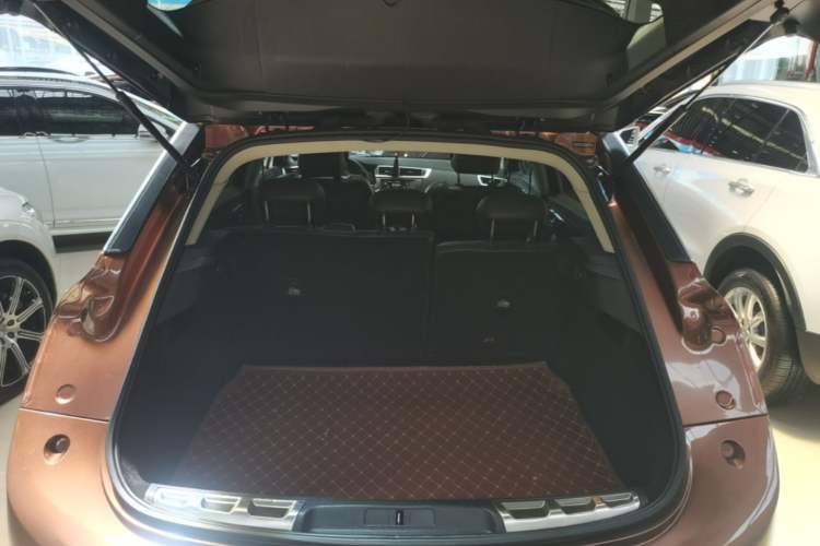 Used DS 6 2014 1.6T Luxury Edition THP160 Trunk