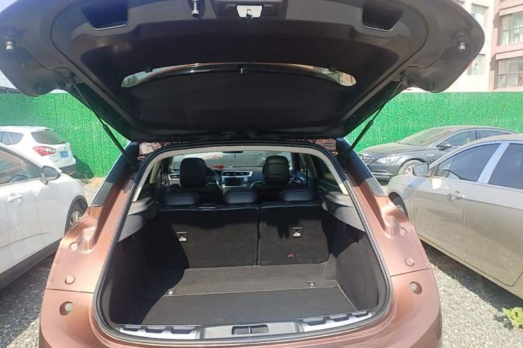 Used DS 6 2014 1.6T Luxury Edition THP160 Trunk