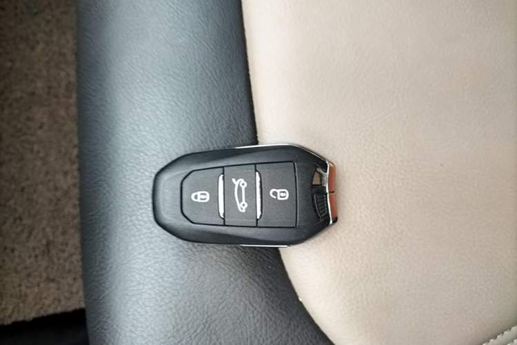 Used DS 6 2014 1.6T Luxury Edition THP160 Vehicle Key