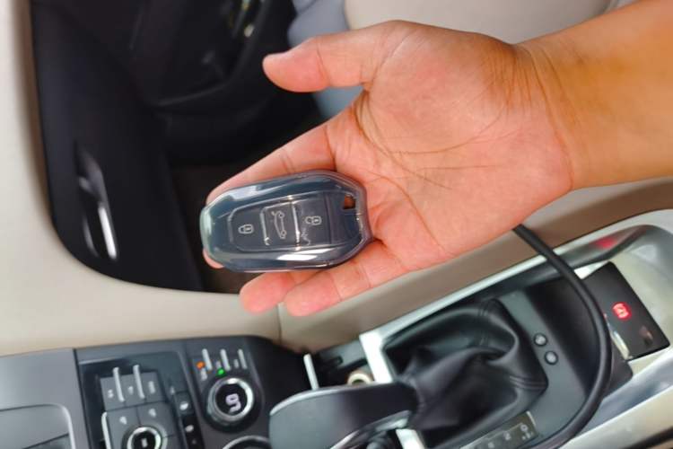 Used DS 6 2014 1.6T Luxury Edition THP160 Vehicle Key