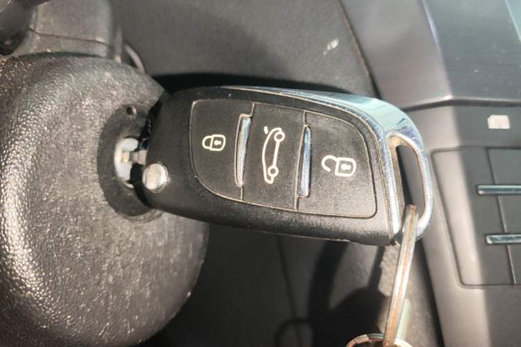 Used DS 6 2014 1.6T Comfort Edition THP160 Vehicle Key