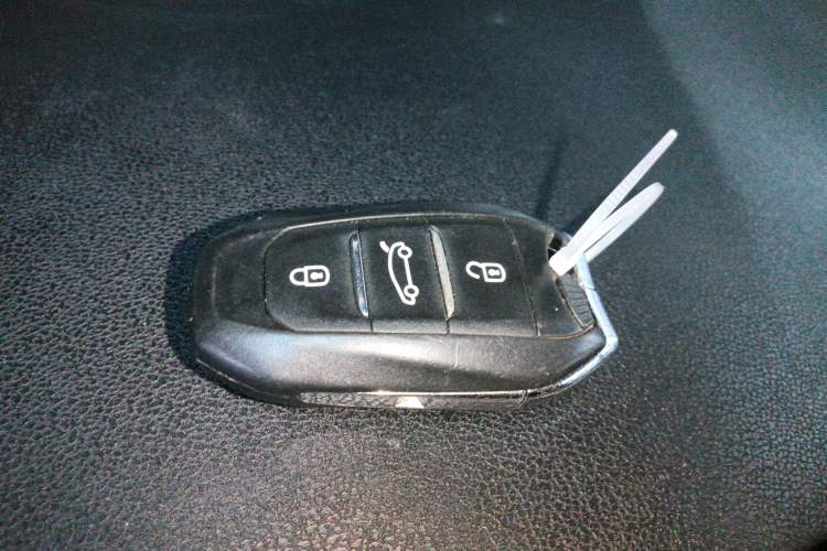Used DS 6 2014 1.6T Luxury Edition THP160 Vehicle Key