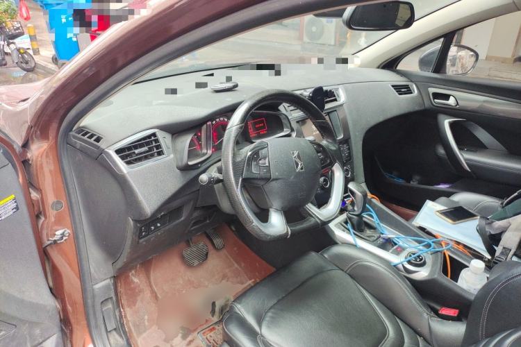 Used DS 6 2014 1.6T Luxury Edition THP160 Center Console