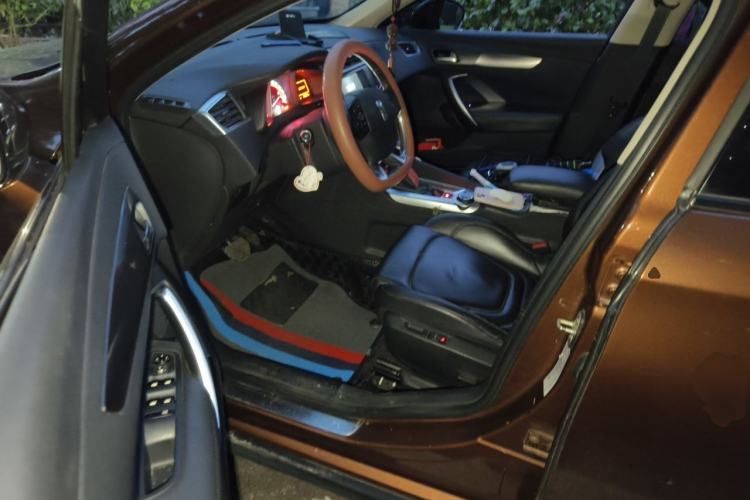 Used DS 6 2014 1.6T Luxury Edition THP160 Driver Seat