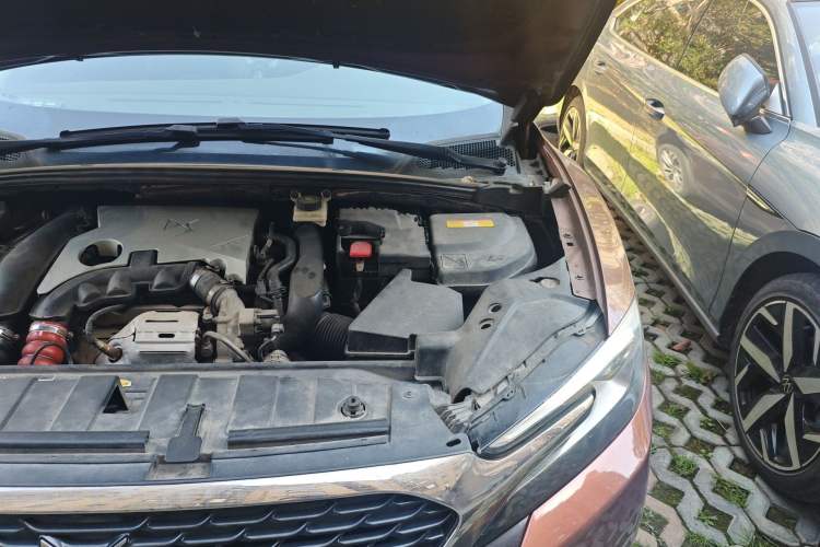 Used DS 6 2014 1.6T Luxury Edition THP160 Engine Bay Left
